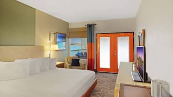 Kamer, 1 kingsize bed, uitzicht op zee, hoek (Balcony) | Luxe beddengoed, een kluis op de kamer, een bureau