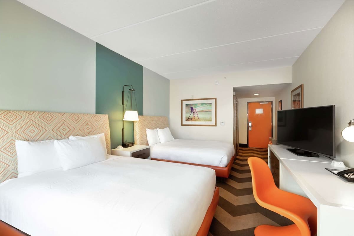 Premium bedding, in-room safe, desk, iron/ironing board