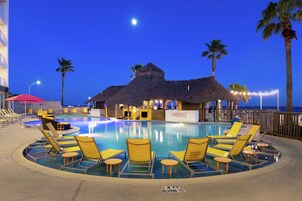 Outdoor pool, pool loungers