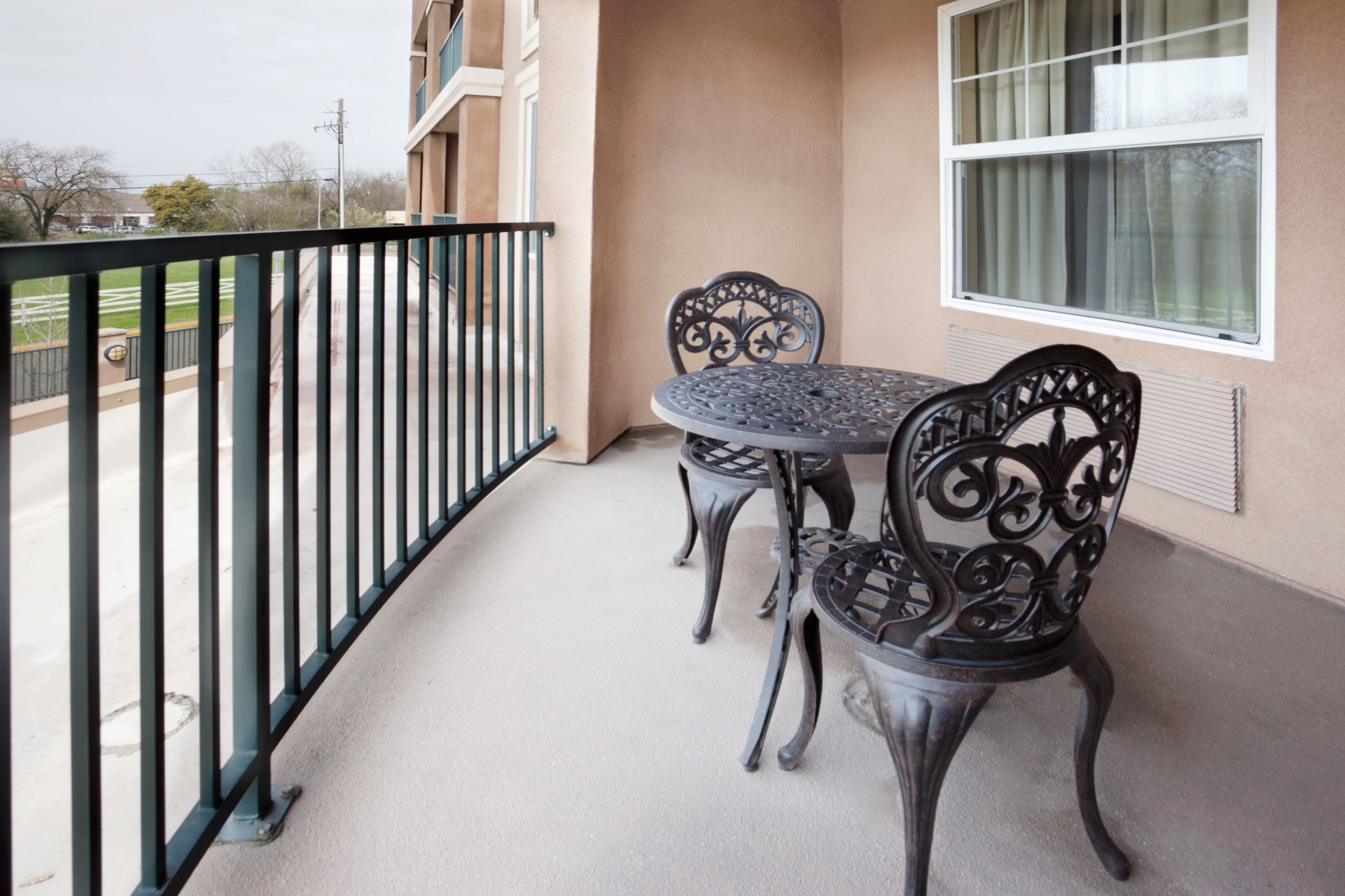 standard room, 1 king bed, balcony | desk, iron/ironing board, free cots/infant beds, free wifi