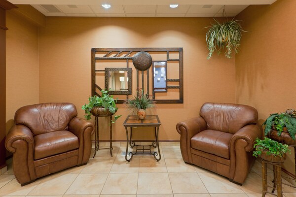 Holiday Inn Express & Suites Kent - University Area By Ihg - Hudson, OH