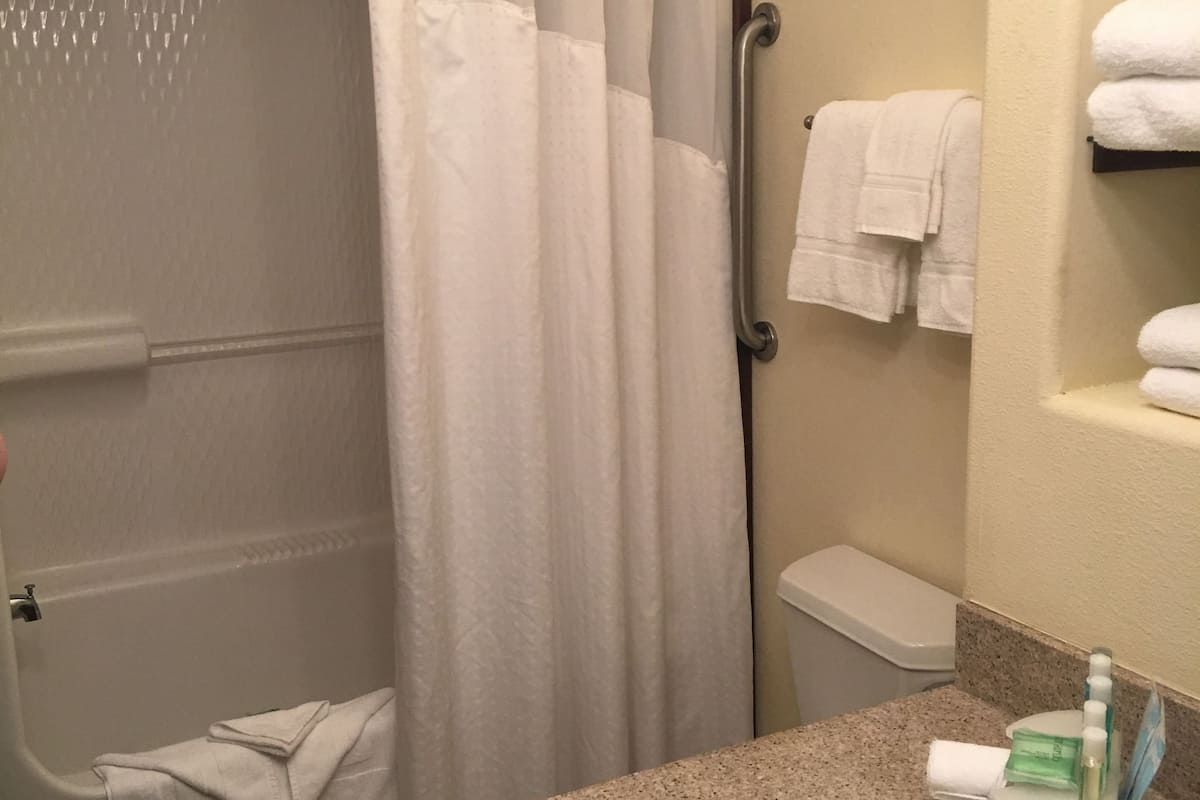 1 bedroom, premium bedding, pillow-top beds, individually decorated