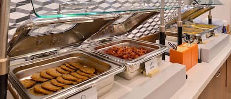 Free daily buffet breakfast
