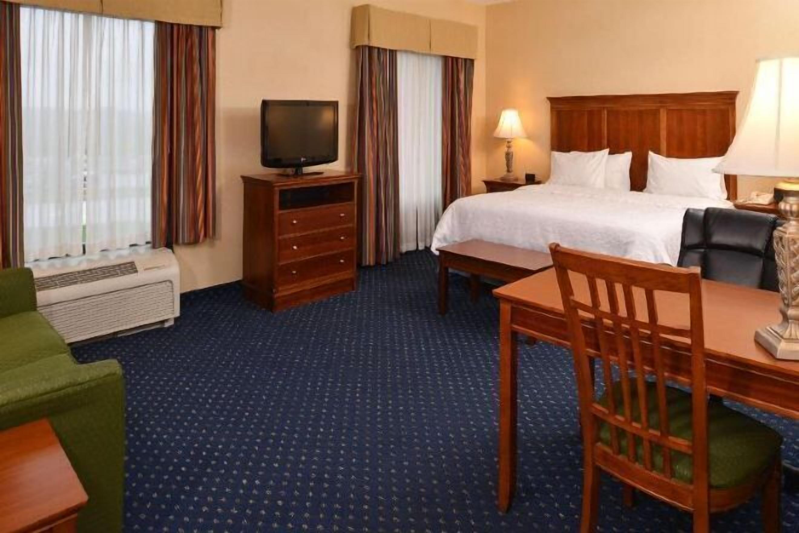 In-room safe, desk, soundproofing, iron/ironing board