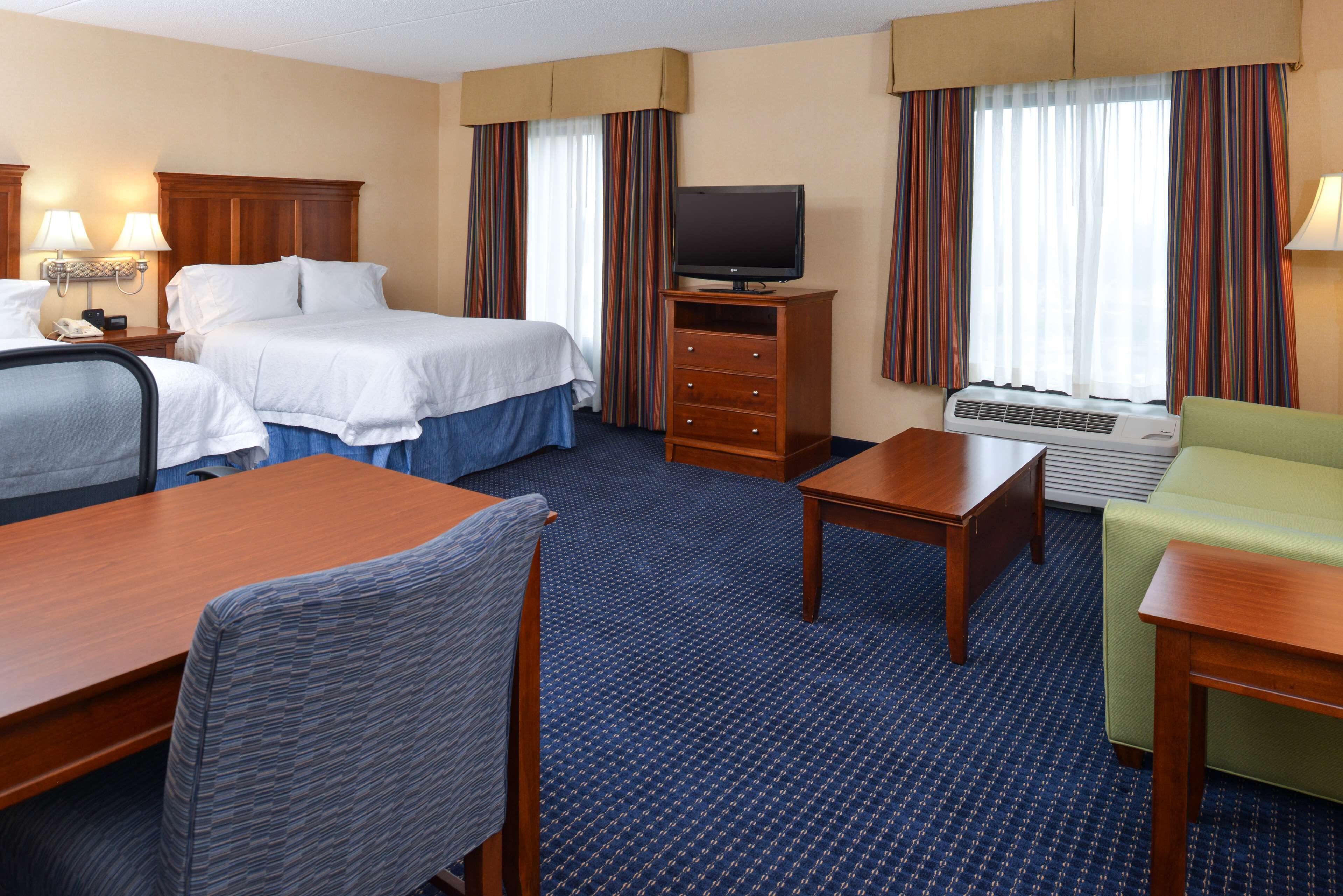 suite, 1 bedroom | in-room safe, desk, soundproofing, iron/ironing board