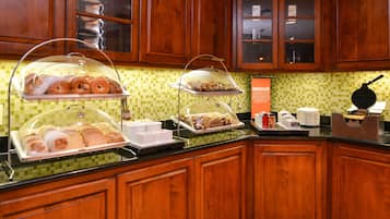 Colazione a buffet inclusa, servita tutte le mattine