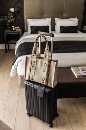 Dobbelt- eller tomannsrom – deluxe | Sengetøy av topp kvalitet, minibar og safe på rommet
