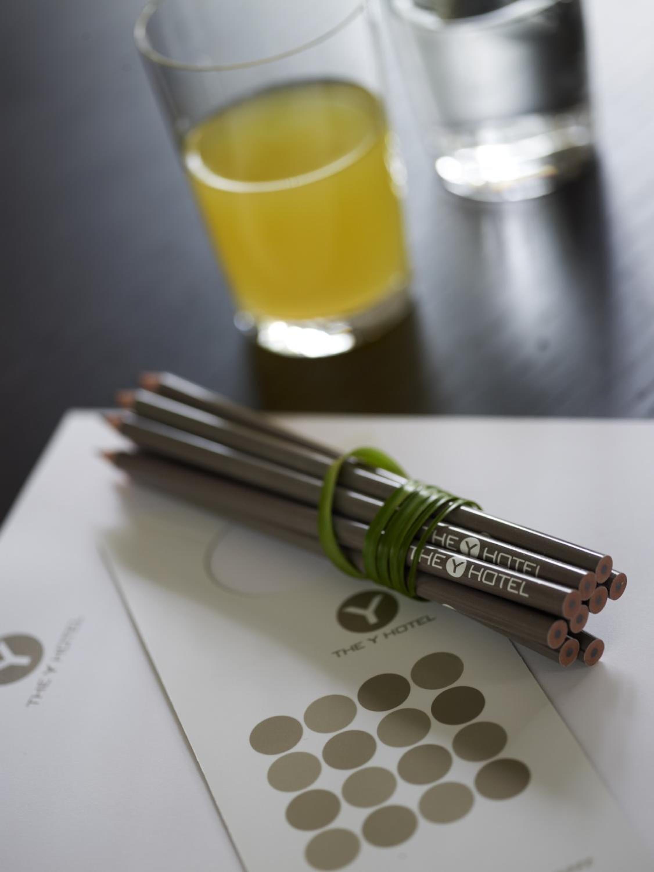 breakfast, lunch, dinner served; international cuisine