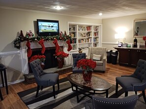 Lobby - Colonial Inn Seekonk (Seekonk)