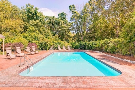 Seasonal outdoor pool