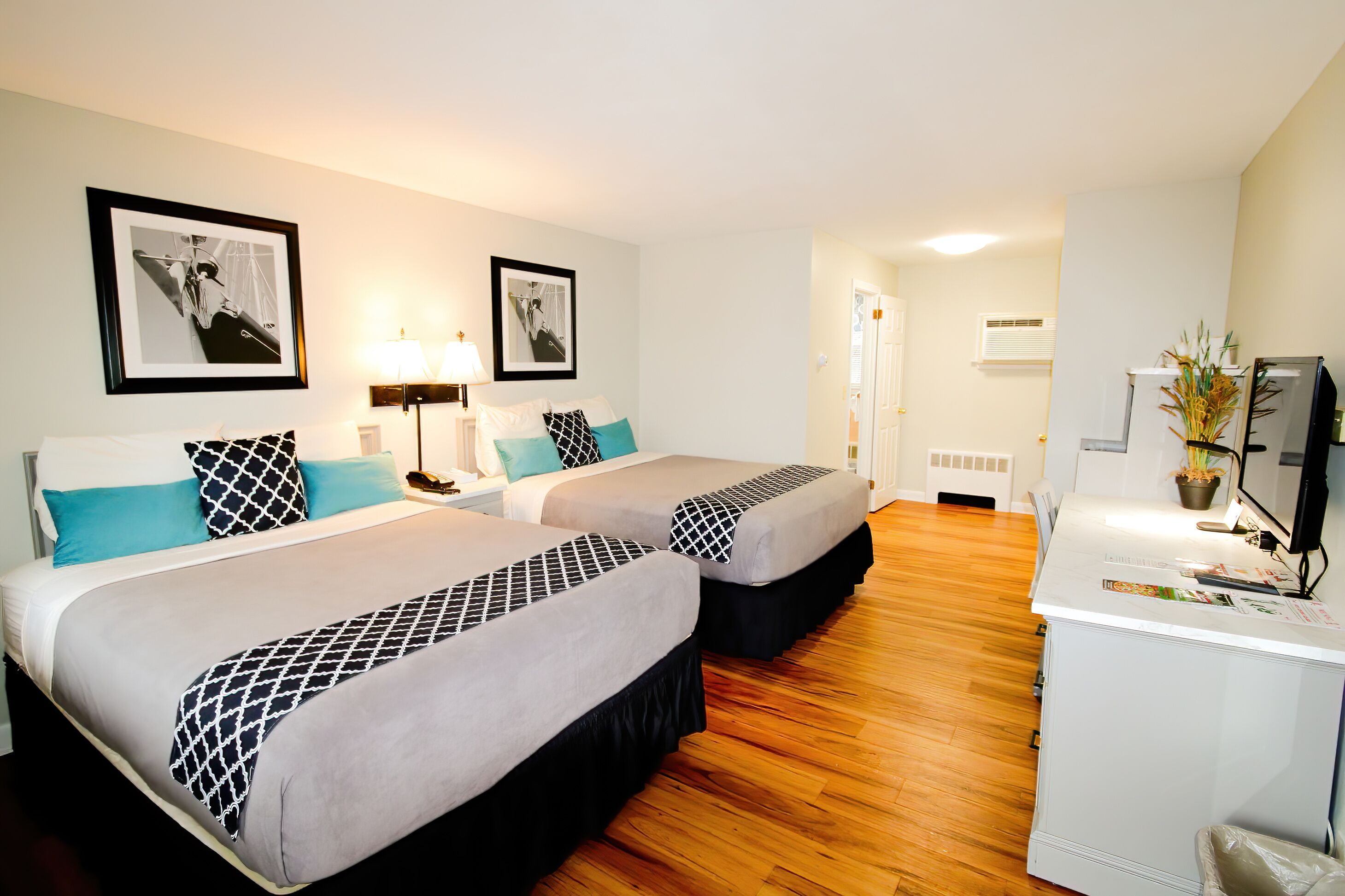 Schreibtisch, Bügeleisen/Bügelbrett, kostenloses WLAN, Bettwäsche