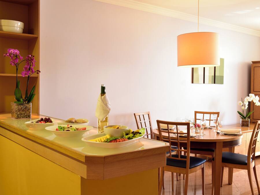 Superior Apartment, 1 Bedroom | Dining room
