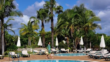 Indoor pool, outdoor pool, sun loungers