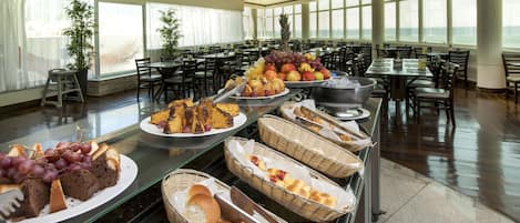 Petit déjeuner buffet compris tous les jours