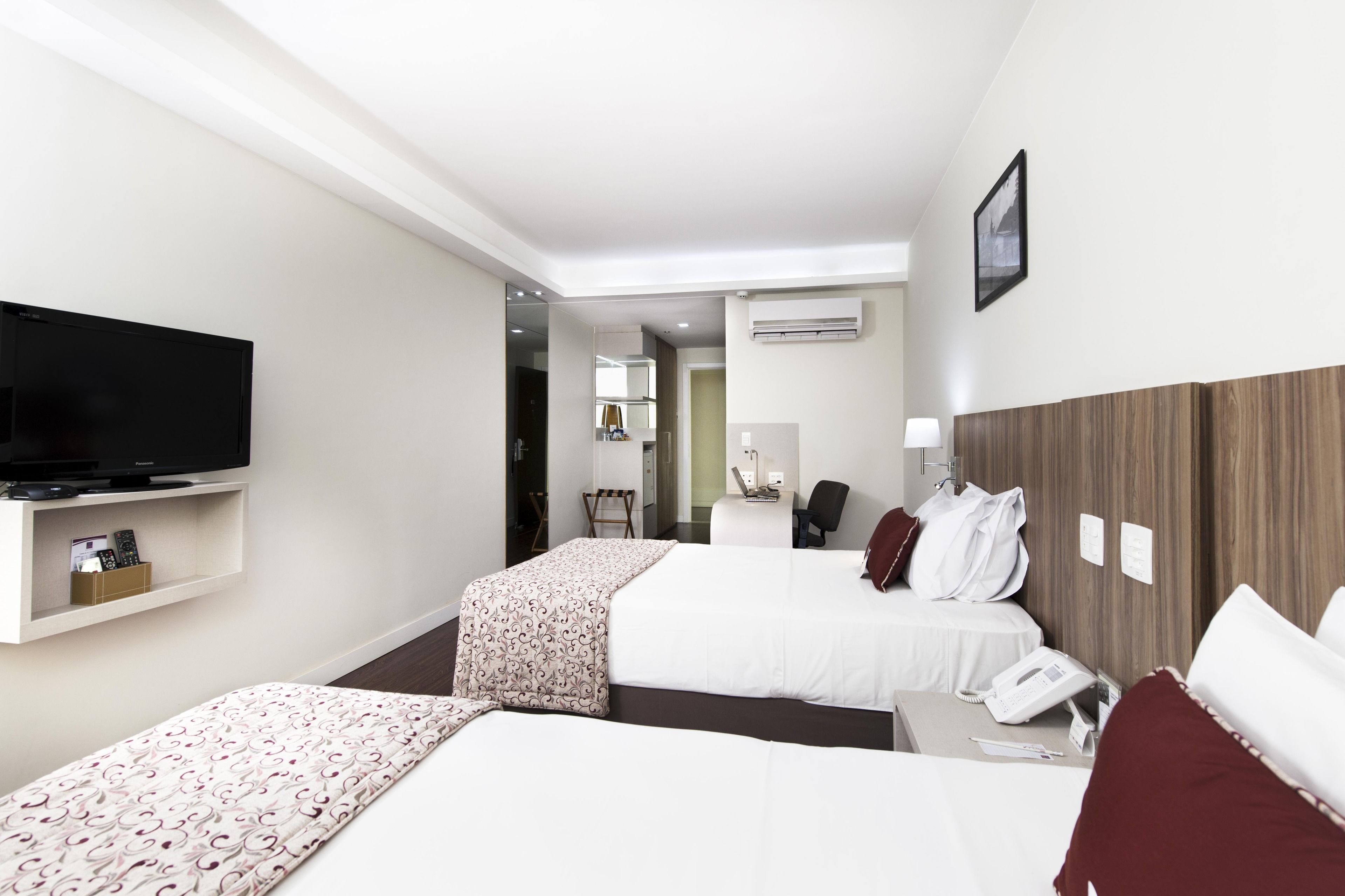 superior twin room, 2 single beds | 1 bedroom, minibar, in-room safe, desk