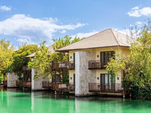 Egyptian cotton sheets, premium bedding, down duvets, pillow-top beds - Fairmont Mayakoba  (Playa del Carmen)