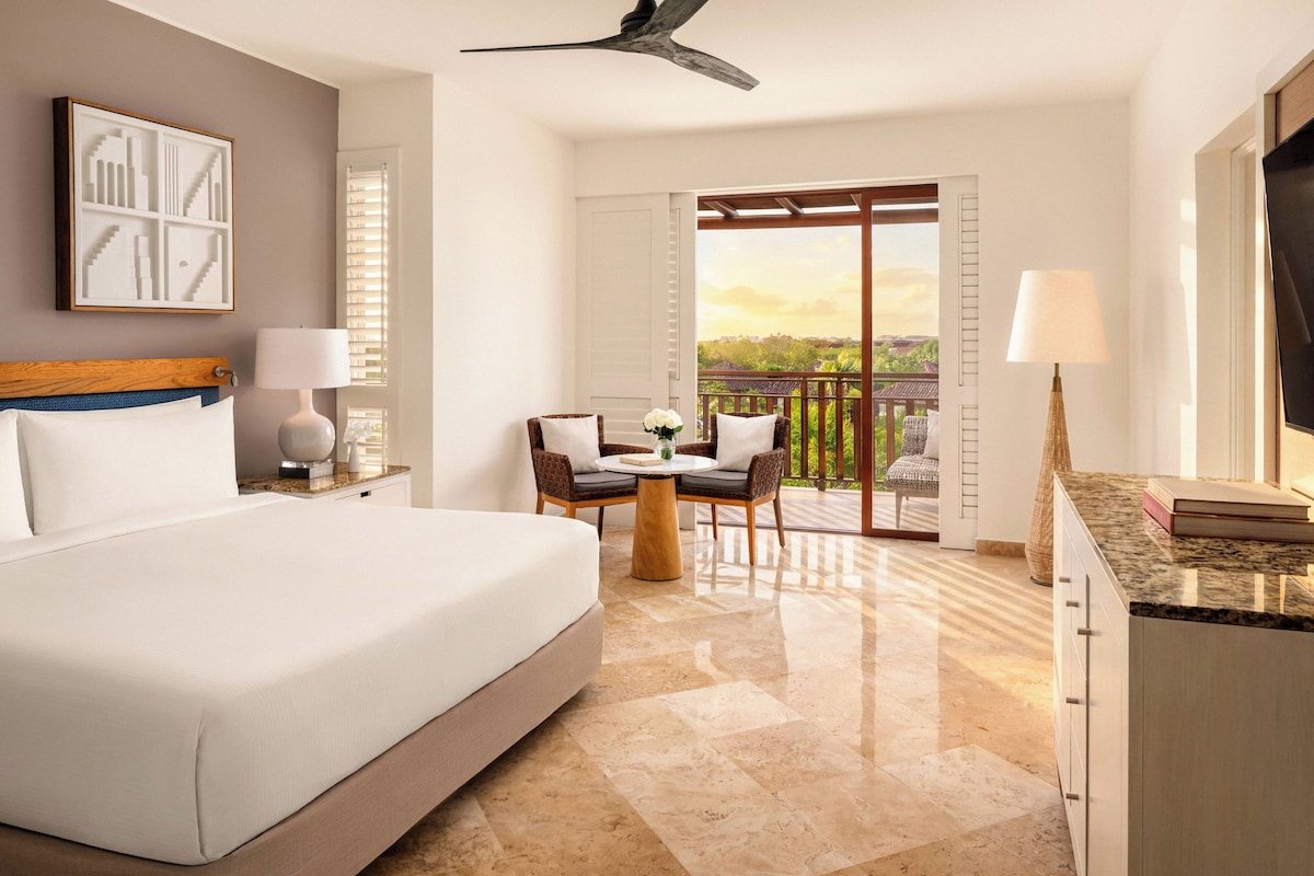 Fairmont, Habitación, 1 cama King size, para no fumadores, vista al resort | Sábanas de algodón egipcio, ropa de cama de alta calidad y edredón