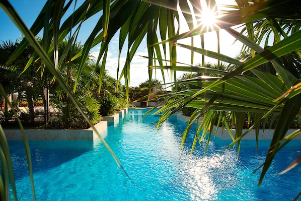 5 piscinas al aire libre, sombrillas, tumbonas