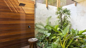 Suite, 1 King Bed, Non Smoking (Coral) | Bathroom | Separate tub and shower, deep soaking tub, rainfall showerhead