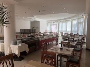 Daily buffet breakfast (EUR 7.50 per person)