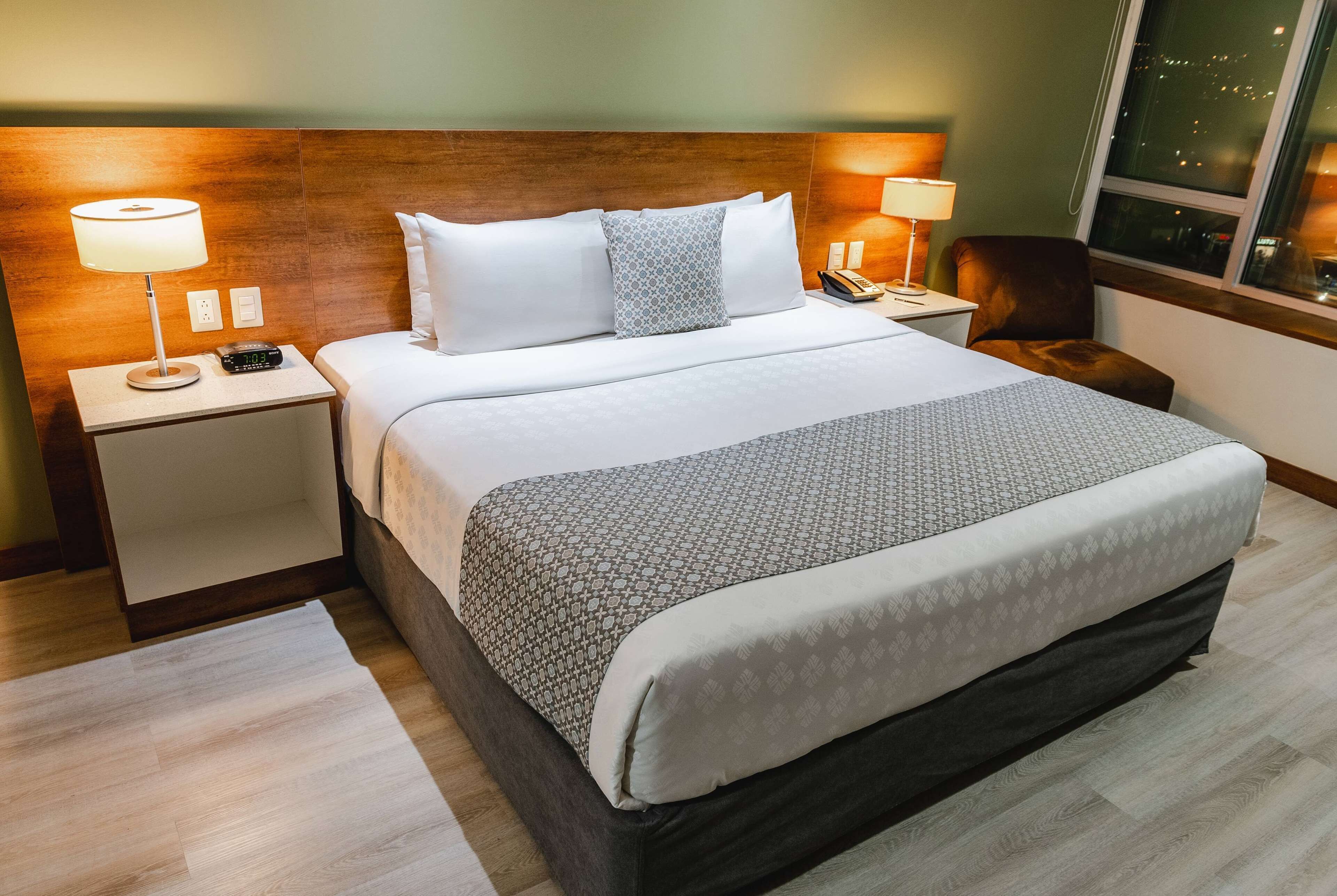 business room, 1 king bed | egyptian cotton sheets, premium bedding, down duvets, pillow-top beds