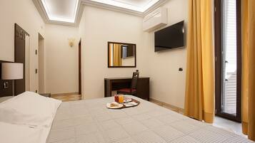 Minibar, una cassaforte in camera, una scrivania