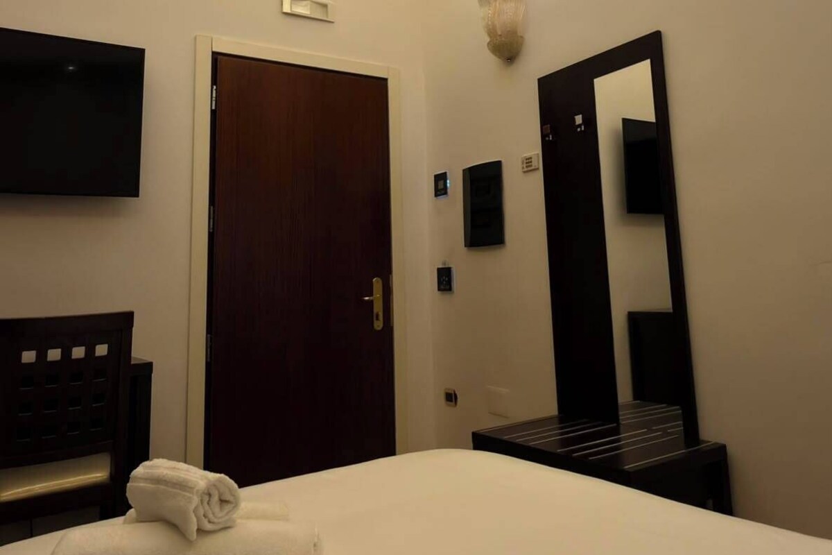 Habitación individual clásica | Ropa de cama hipoalergénica y edredones de plumas