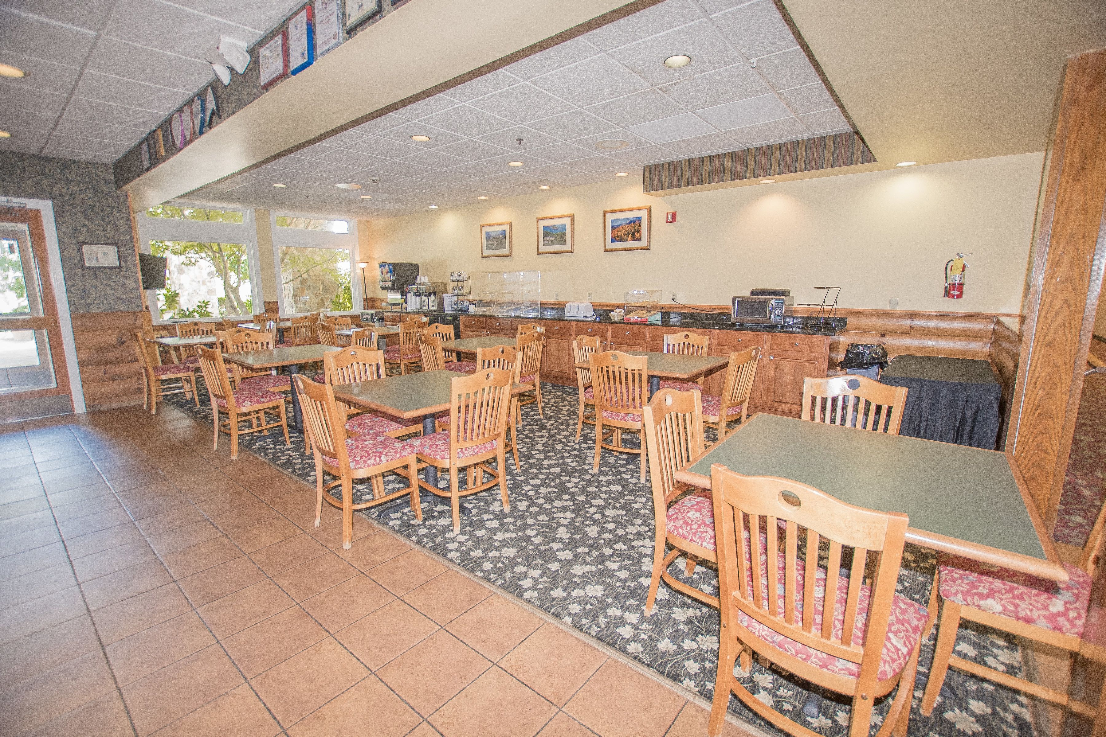 free daily continental breakfast