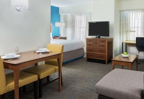 Premium bedding, desk, laptop workspace, blackout curtains - Residence Inn by Marriott St Louis Downtown (St. Louis)