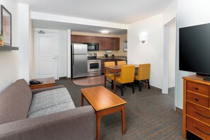 Ropa de cama de alta calidad y escritorio 