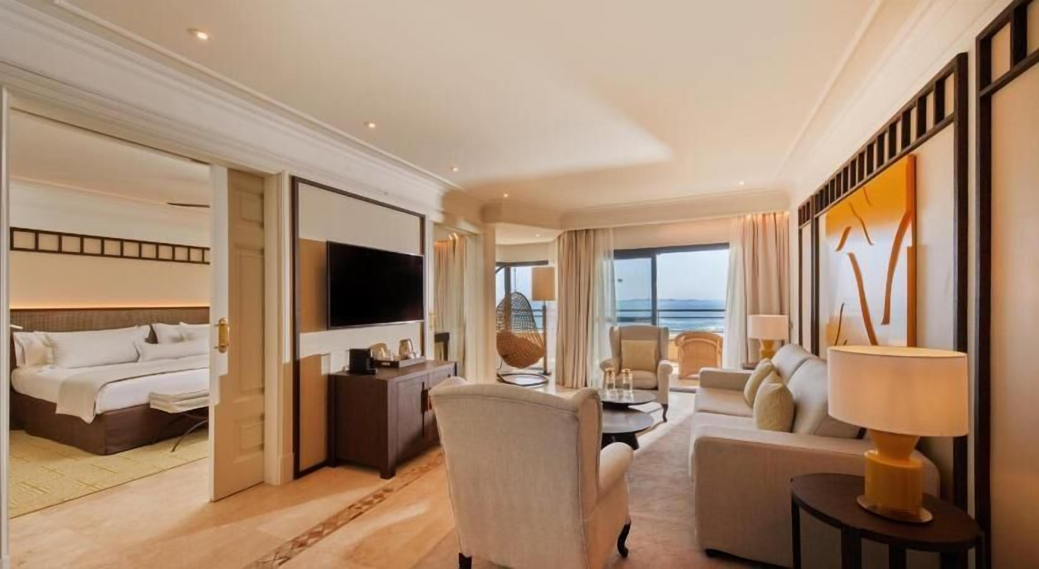 Premium bedding, minibar, in-room safe, desk