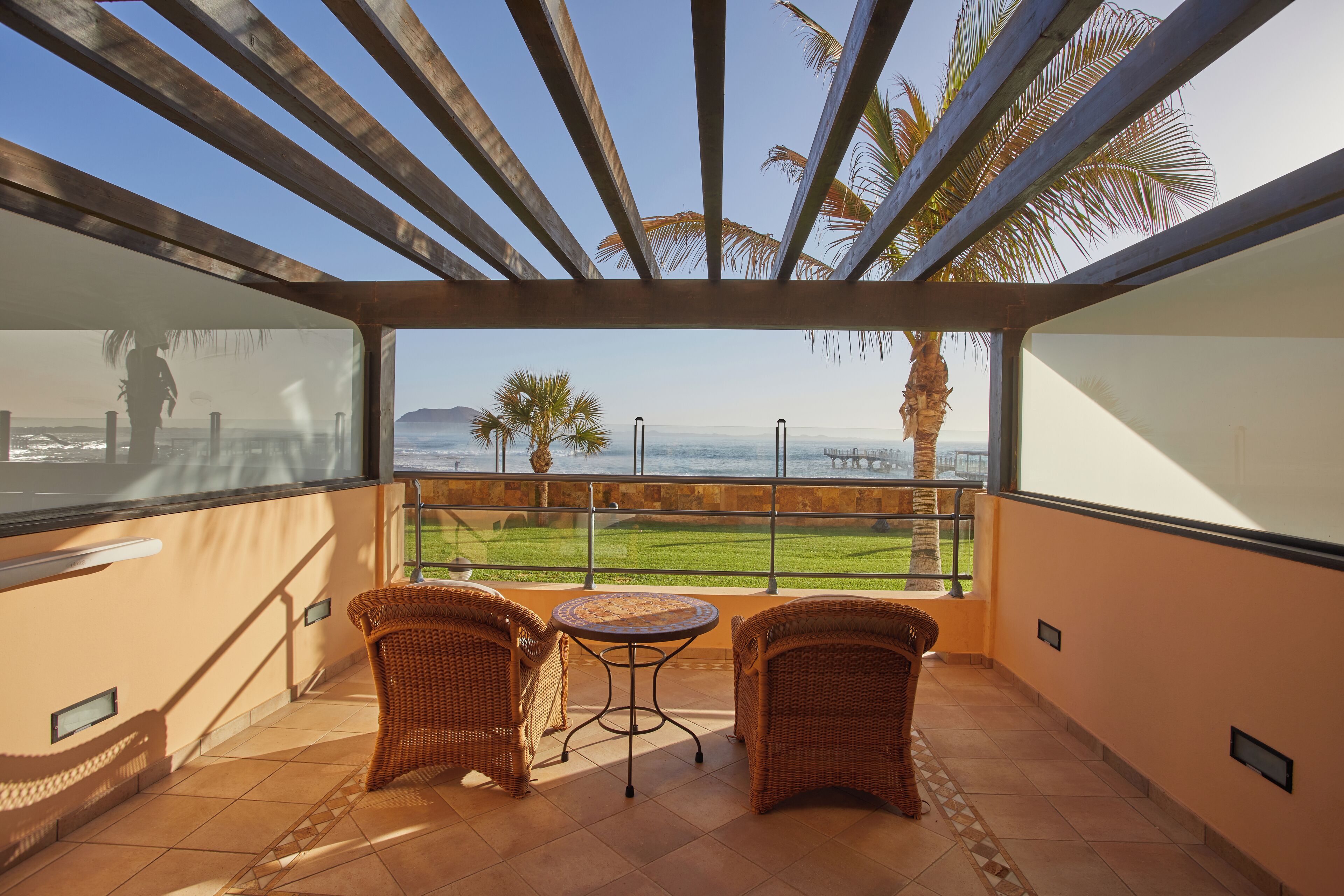 Hochwertige Bettwaren, Minibar, Zimmersafe, Schreibtisch