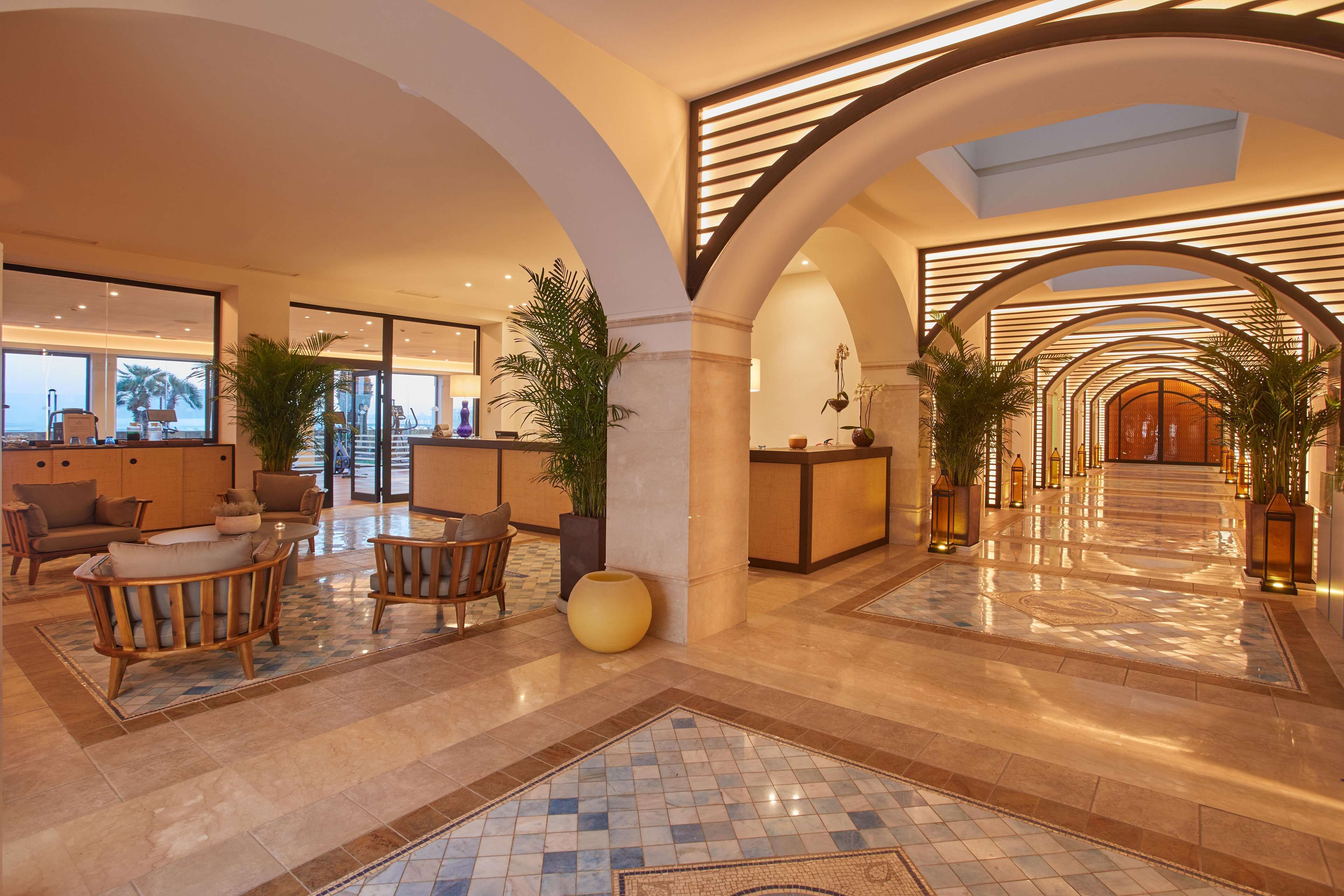 Couples treatment room(s), sauna, hot tub, steam room