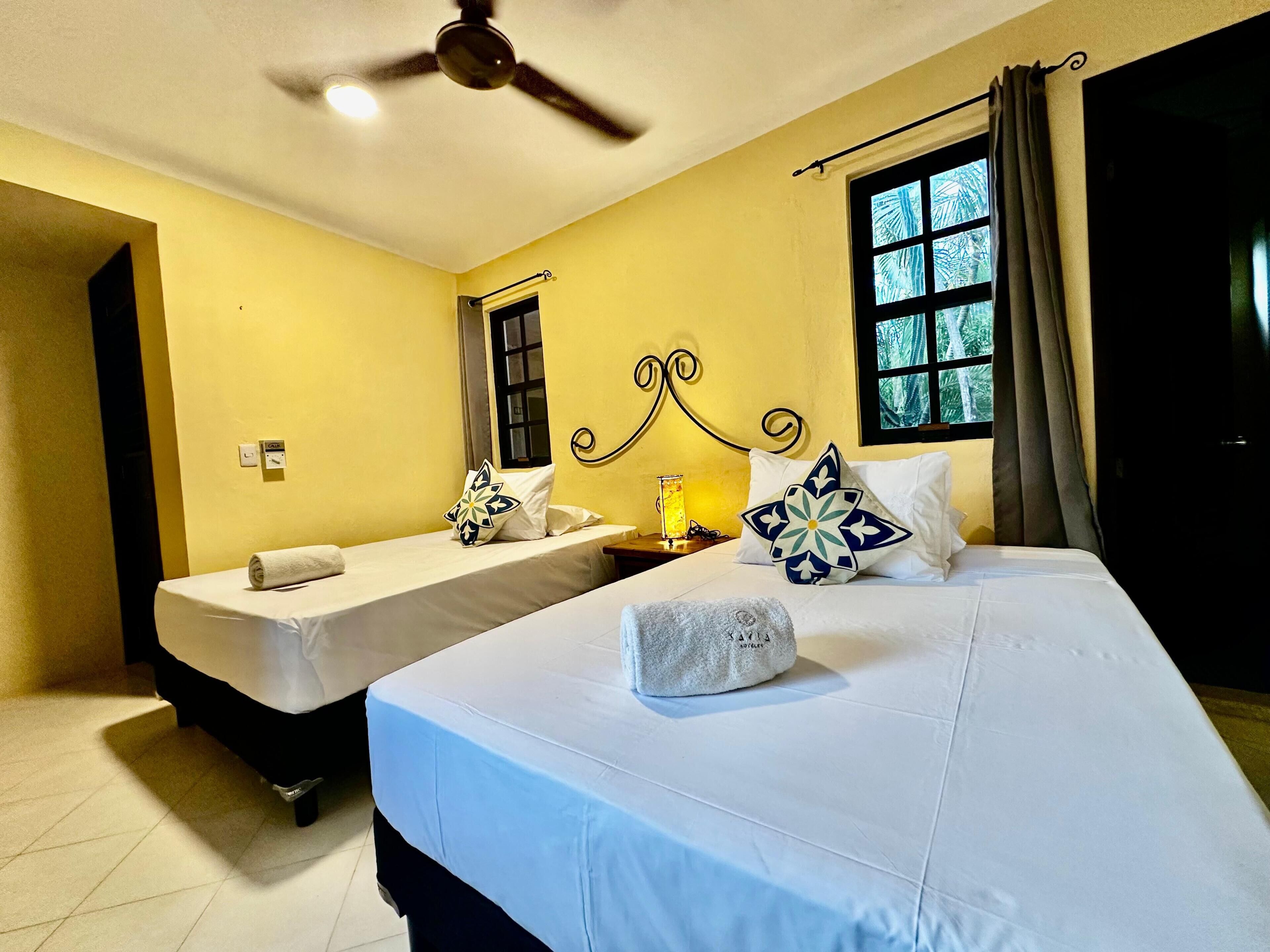 Standard Double Room | Minibar, individually decorated, individually furnished, desk