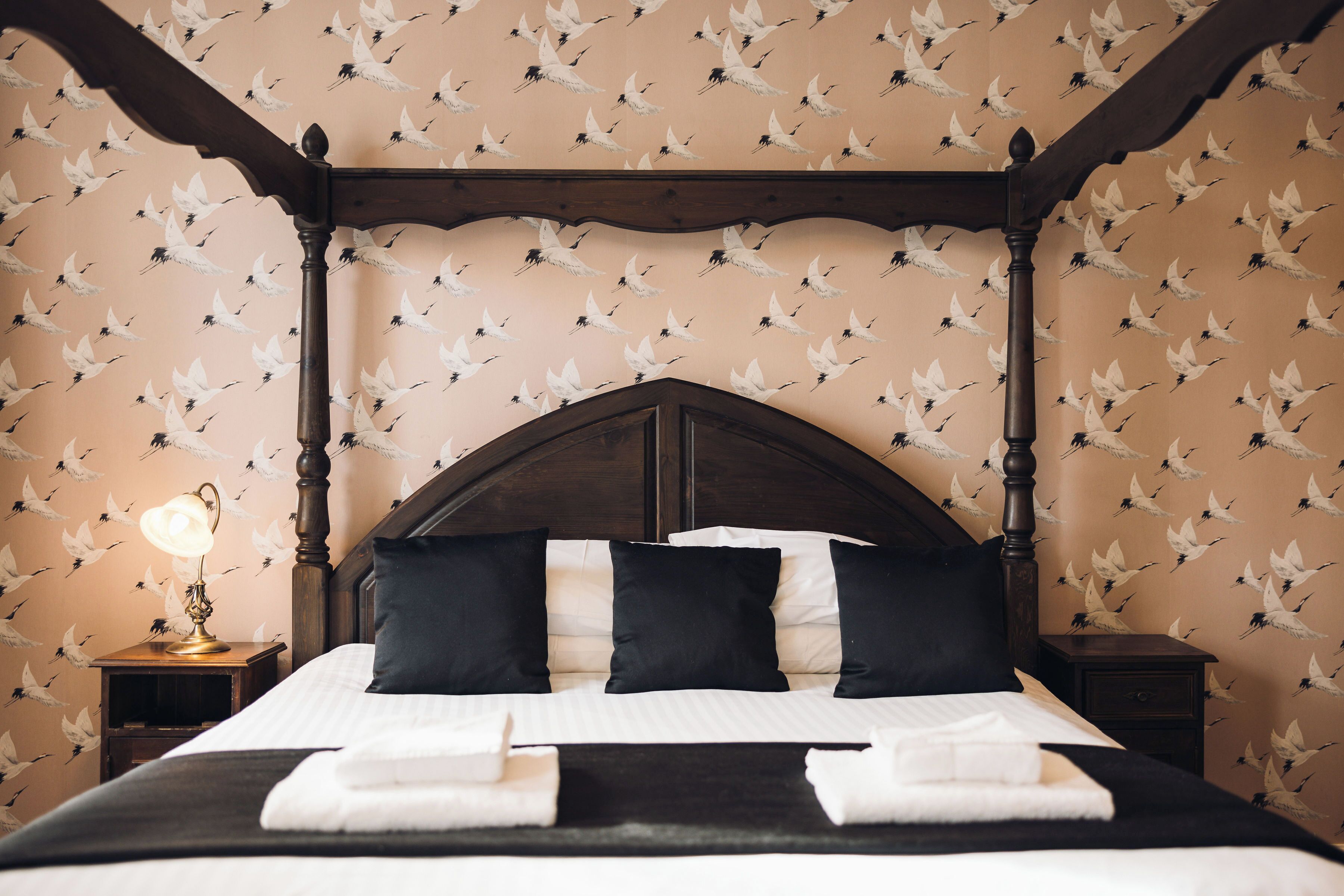 double room (4 poster bed) | desk, laptop workspace, iron/ironing board, free wifi