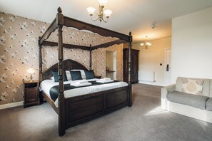 Double Room (4 Poster Bed)