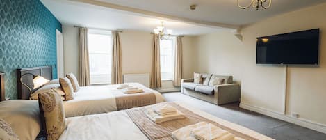 Family Room | Desk, laptop workspace, iron/ironing board, free WiFi