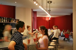 Bar (on property) - All In Hostel / Hotel Berlin (Berlin)
