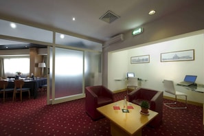 Lobby sitting area - Classic Hotel Tulipano (Terni)