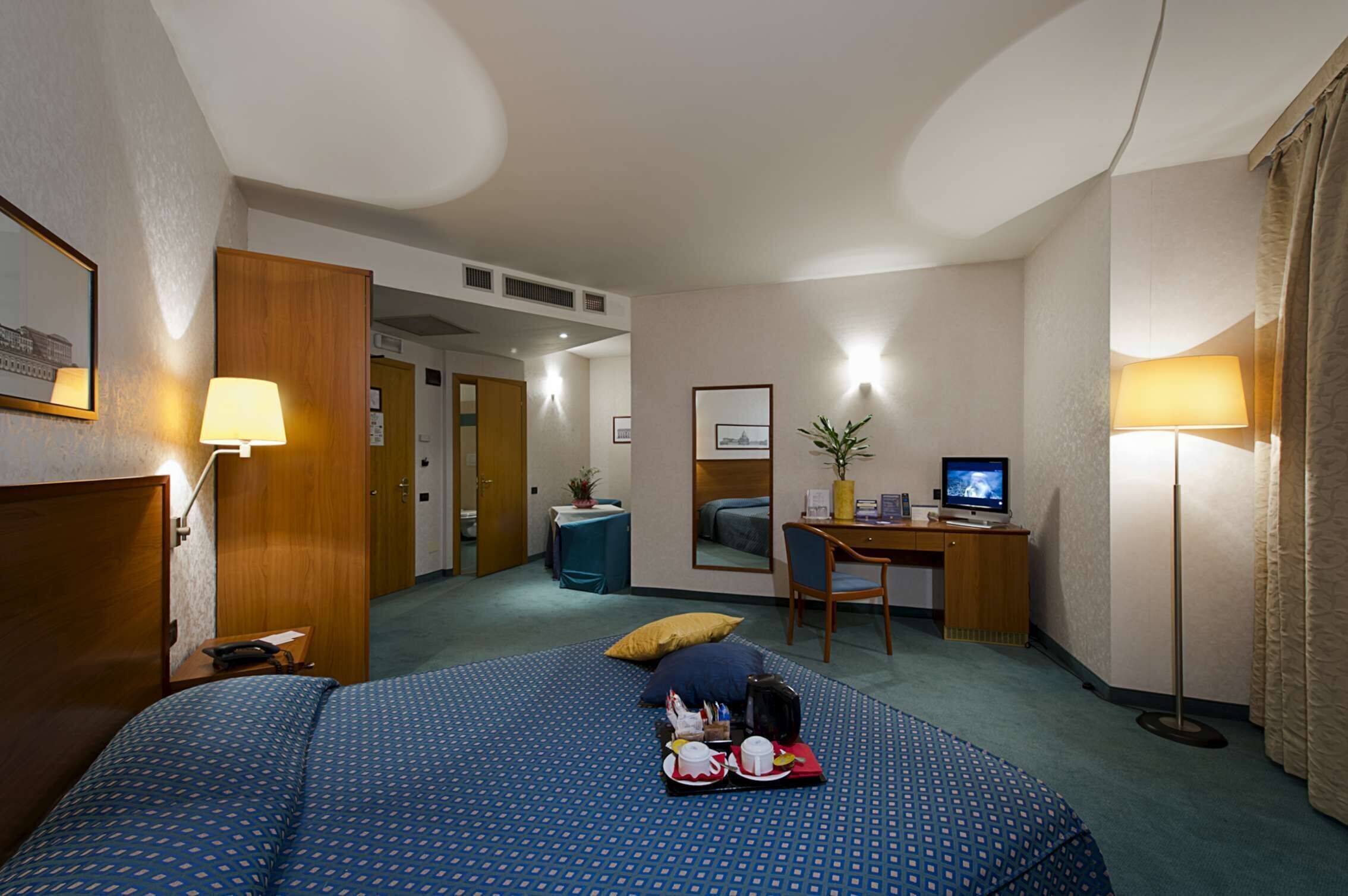 Premium bedding, minibar, desk, blackout curtains