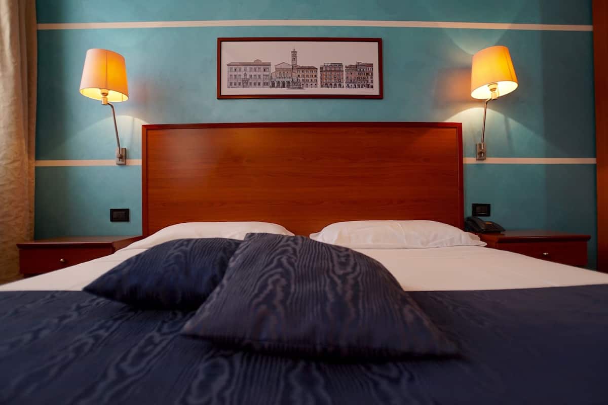 Premium bedding, minibar, desk, blackout curtains