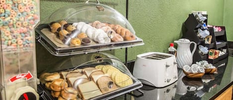 Free daily continental breakfast