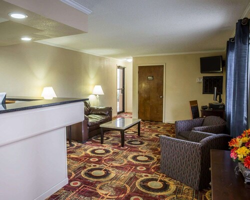 Rodeway Inn & Suites Plymouth Hwy 64