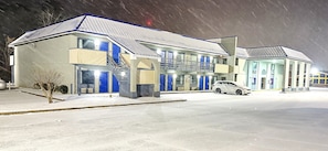Exterior - Rodeway Inn & Suites Plymouth Hwy 64 (Plymouth)