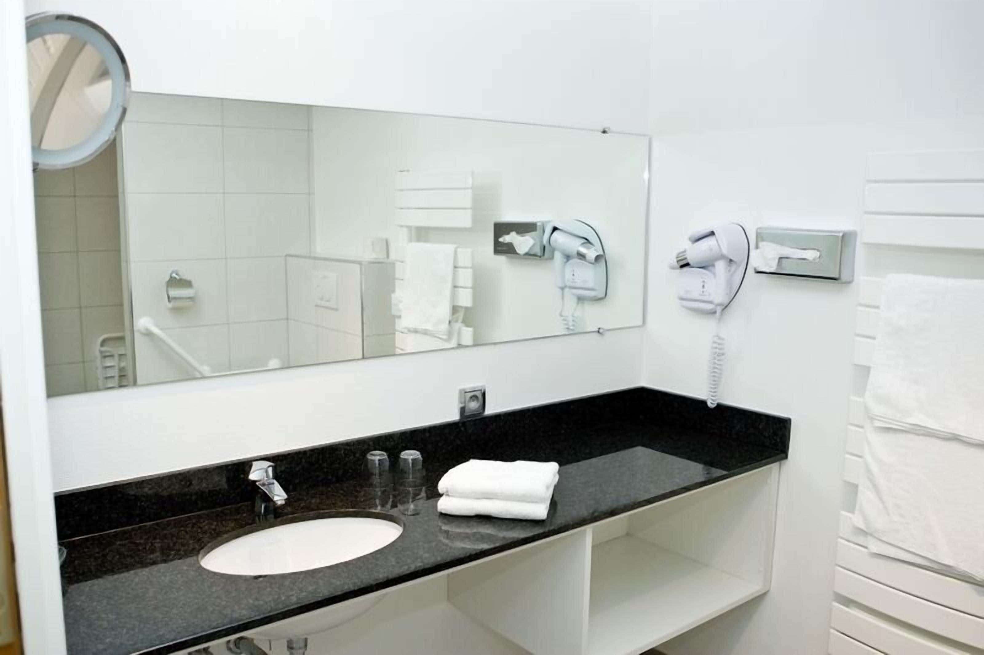 comfort room | bathroom sink