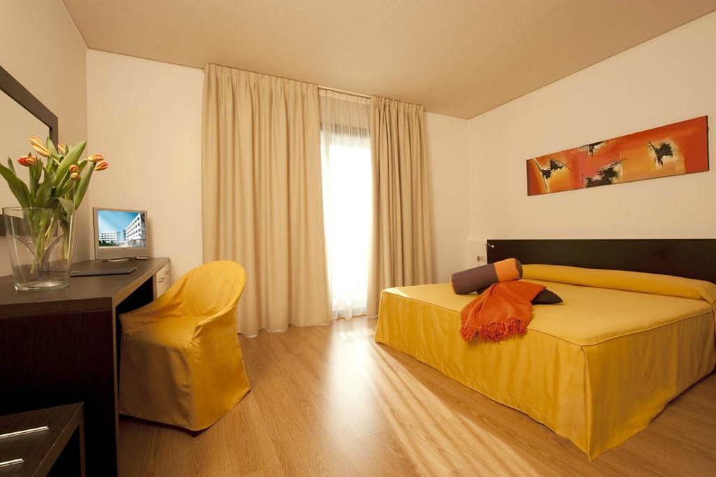 Minibar, in-room safe, desk, blackout drapes