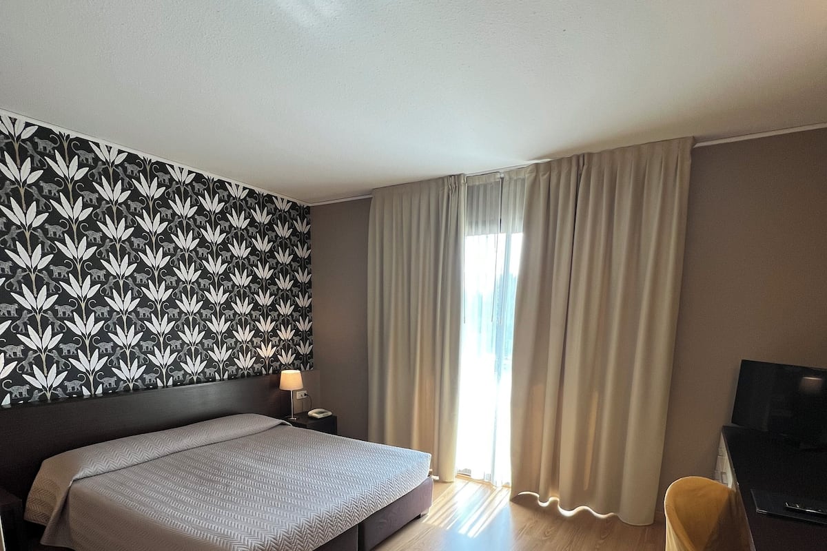 Minibar, in-room safe, desk, blackout drapes