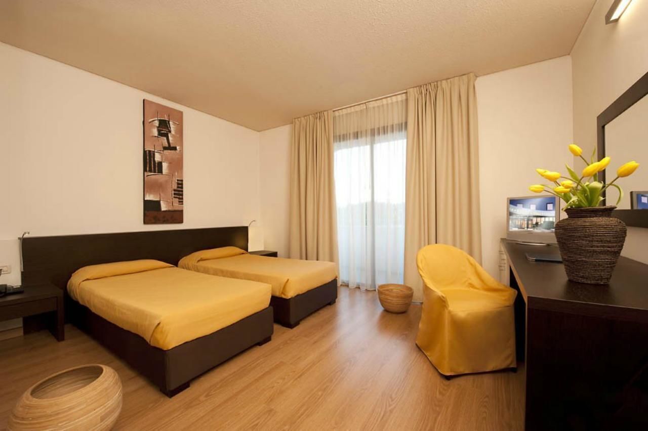 Minibar, in-room safe, desk, blackout drapes