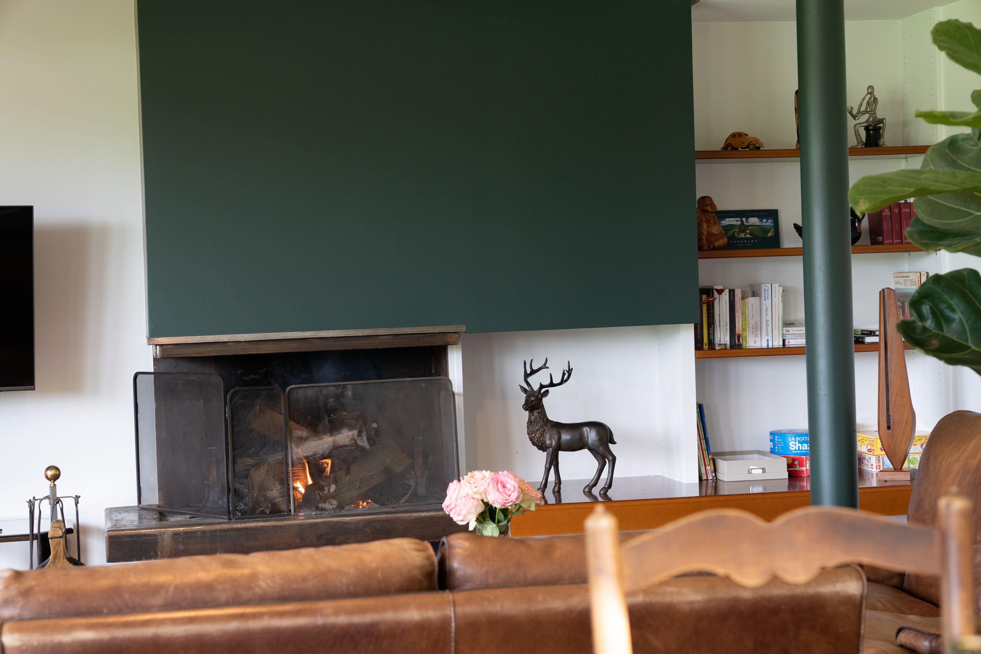 luxury cottage | living area | tv