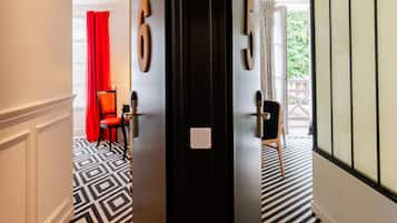 Privilege double room | Minibar, in-room safe, individually decorated, individually furnished